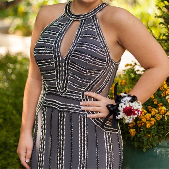 Prom dress - Picture 2 of 3